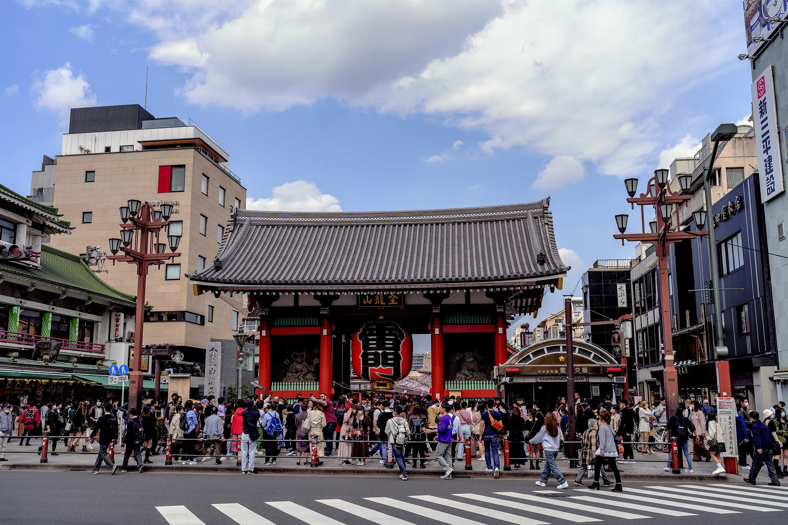 Kaminarimon Gate